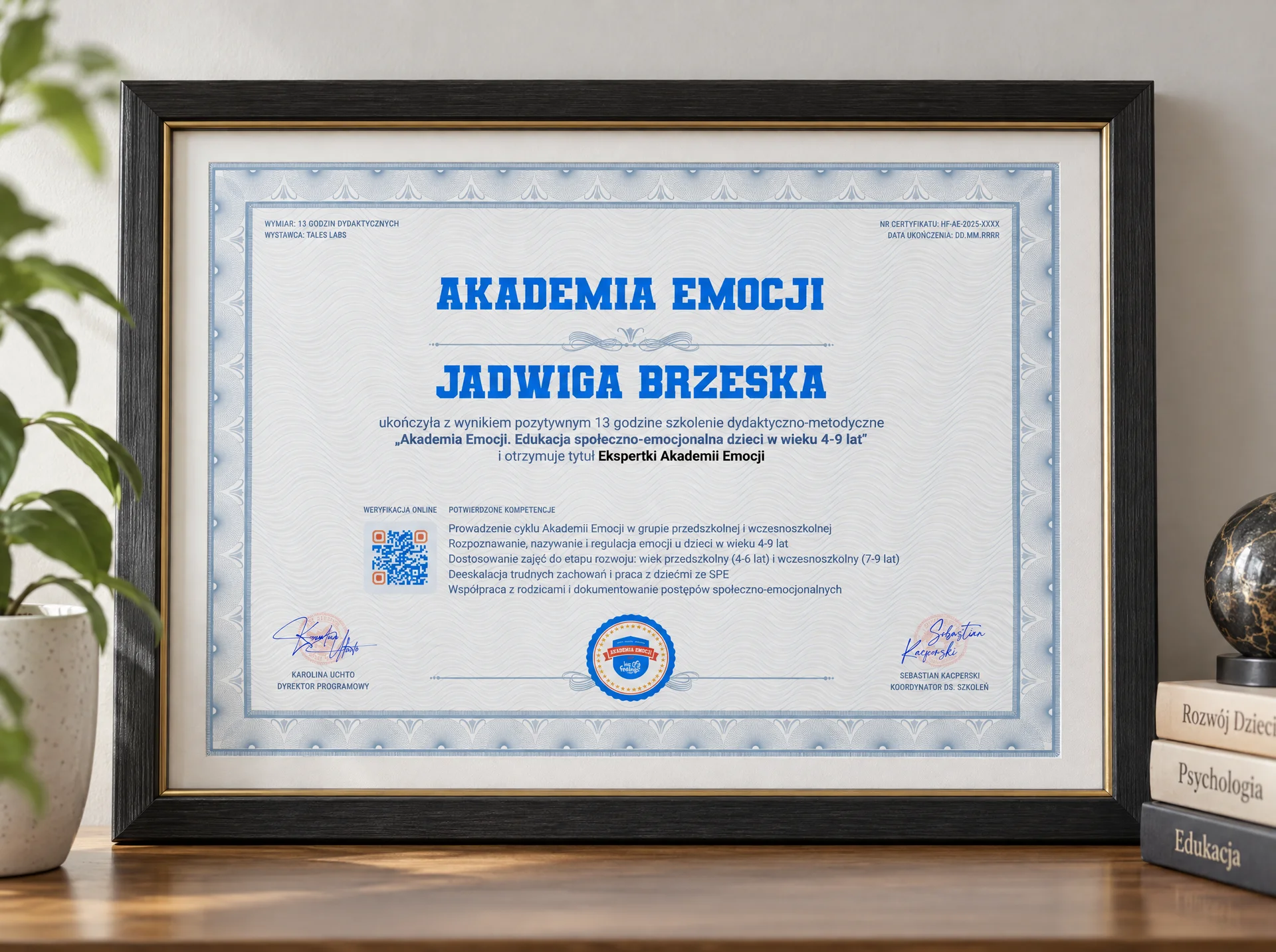 Kilka nauczycielek z imiennymi certyfikatami Akademii Emocji